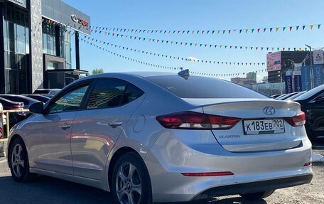 Hyundai Elantra VI рестайлинг, 2018 год, 1 395 000 рублей, 9 фотография