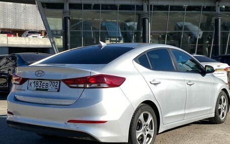 Hyundai Elantra VI рестайлинг, 2018 год, 1 395 000 рублей, 10 фотография