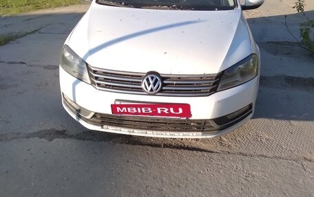 Volkswagen Passat B7, 2011 год, 635 000 рублей, 7 фотография