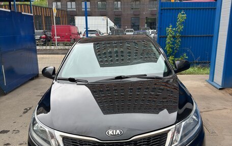 KIA Rio III рестайлинг, 2013 год, 900 000 рублей, 1 фотография