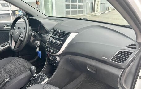 Hyundai Solaris II рестайлинг, 2016 год, 889 000 рублей, 11 фотография