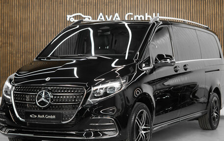 Mercedes-Benz V-Класс, 2024 год, 30 700 000 рублей, 3 фотография