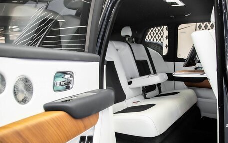 Rolls-Royce Cullinan, 2022 год, 39 000 000 рублей, 12 фотография