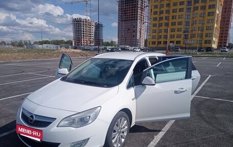 Opel Astra J, 2011 год, 740 000 рублей, 4 фотография