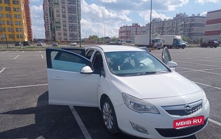 Opel Astra J, 2011 год, 740 000 рублей, 3 фотография