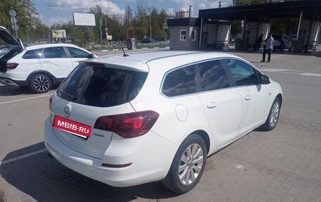 Opel Astra J, 2011 год, 740 000 рублей, 9 фотография
