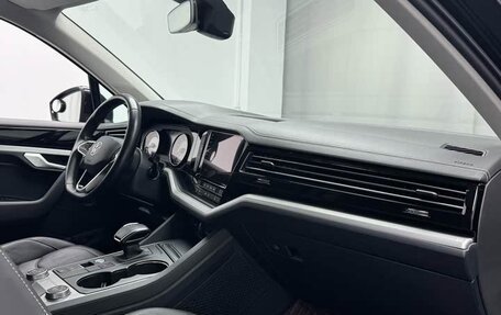 Volkswagen Touareg III, 2021 год, 3 845 000 рублей, 8 фотография