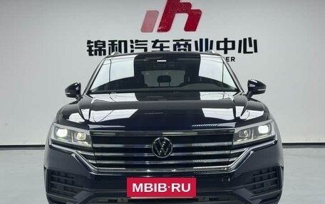 Volkswagen Touareg III, 2021 год, 3 845 000 рублей, 2 фотография