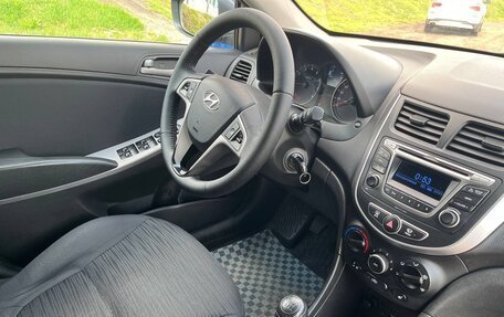 Hyundai Solaris II рестайлинг, 2014 год, 1 050 000 рублей, 13 фотография
