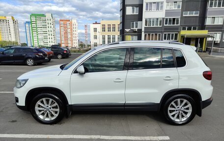 Volkswagen Tiguan I, 2014 год, 2 100 000 рублей, 2 фотография