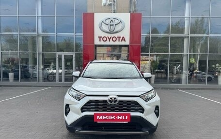 Toyota RAV4, 2022 год, 3 790 000 рублей, 2 фотография