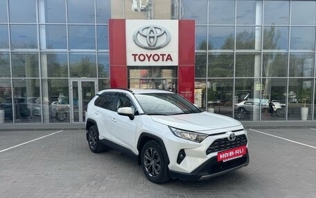 Toyota RAV4, 2022 год, 3 790 000 рублей, 3 фотография
