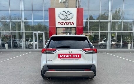 Toyota RAV4, 2022 год, 3 790 000 рублей, 6 фотография