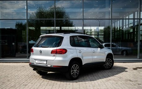 Volkswagen Tiguan I, 2016 год, 1 900 000 рублей, 2 фотография
