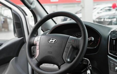 Hyundai H-1 II рестайлинг, 2015 год, 1 849 000 рублей, 6 фотография