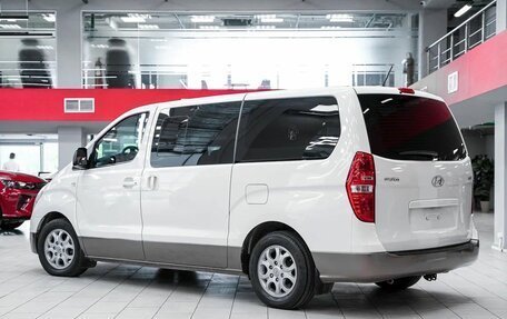 Hyundai H-1 II рестайлинг, 2015 год, 1 849 000 рублей, 4 фотография