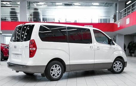 Hyundai H-1 II рестайлинг, 2015 год, 1 849 000 рублей, 3 фотография