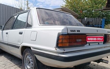 Toyota Vista, 1985 год, 195 000 рублей, 1 фотография