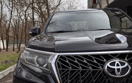 Toyota Land Cruiser Prado 150 рестайлинг 2, 2017 год, 4 499 000 рублей, 9 фотография