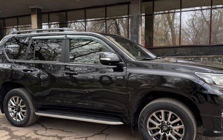 Toyota Land Cruiser Prado 150 рестайлинг 2, 2017 год, 4 499 000 рублей, 12 фотография