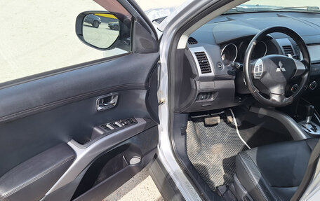 Mitsubishi Outlander III рестайлинг 3, 2011 год, 1 690 000 рублей, 6 фотография