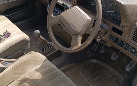 Toyota Vista, 1985 год, 195 000 рублей, 3 фотография