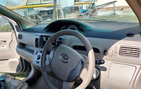 Toyota Raum II, 2003 год, 520 000 рублей, 8 фотография