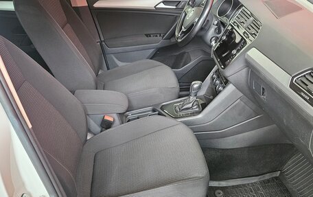 Volkswagen Tiguan II, 2020 год, 2 245 000 рублей, 12 фотография