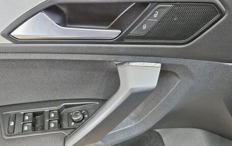 Volkswagen Tiguan II, 2020 год, 2 245 000 рублей, 18 фотография