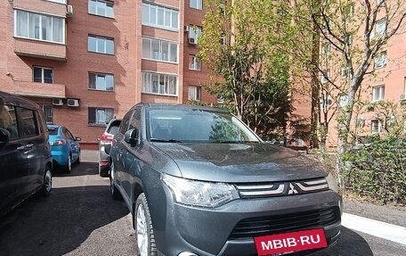 Mitsubishi Outlander III рестайлинг 3, 2013 год, 1 495 000 рублей, 3 фотография