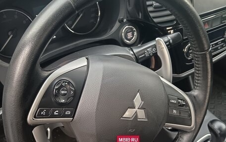 Mitsubishi Outlander III рестайлинг 3, 2013 год, 1 495 000 рублей, 12 фотография