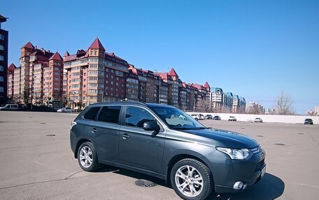 Mitsubishi Outlander III рестайлинг 3, 2013 год, 1 495 000 рублей, 19 фотография