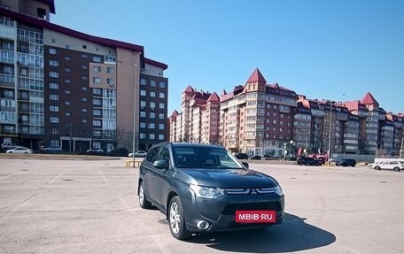 Mitsubishi Outlander III рестайлинг 3, 2013 год, 1 495 000 рублей, 21 фотография
