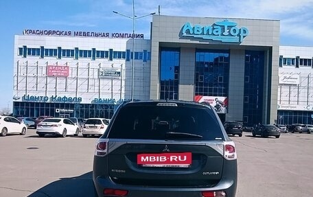 Mitsubishi Outlander III рестайлинг 3, 2013 год, 1 495 000 рублей, 24 фотография