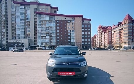 Mitsubishi Outlander III рестайлинг 3, 2013 год, 1 495 000 рублей, 26 фотография