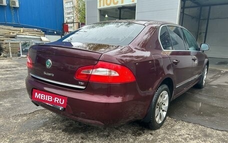 Skoda Superb III рестайлинг, 2012 год, 900 000 рублей, 4 фотография