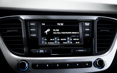 Hyundai Solaris II рестайлинг, 2017 год, 1 350 000 рублей, 21 фотография