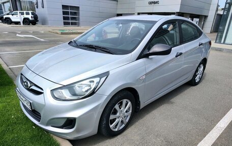 Hyundai Solaris II рестайлинг, 2013 год, 840 000 рублей, 2 фотография