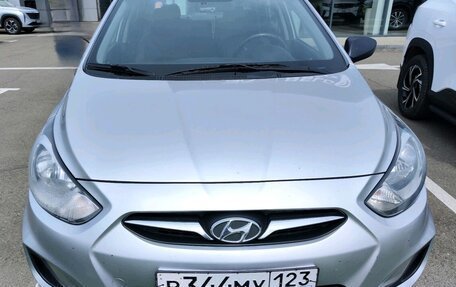 Hyundai Solaris II рестайлинг, 2013 год, 840 000 рублей, 3 фотография