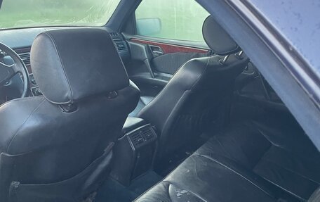 Mercedes-Benz E-Класс, 1996 год, 250 000 рублей, 8 фотография