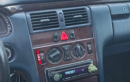 Mercedes-Benz E-Класс, 1996 год, 250 000 рублей, 13 фотография