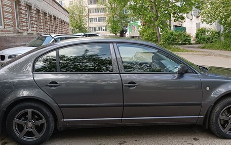 Skoda Superb III рестайлинг, 2005 год, 600 000 рублей, 2 фотография