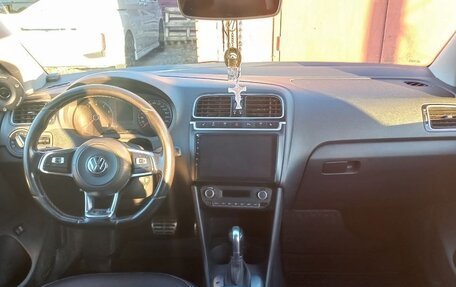 Volkswagen Polo VI (EU Market), 2017 год, 990 000 рублей, 3 фотография