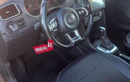 Volkswagen Polo VI (EU Market), 2017 год, 990 000 рублей, 2 фотография