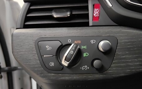 Audi A4, 2019 год, 3 100 000 рублей, 24 фотография