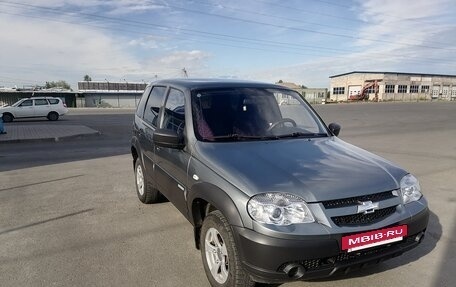 Chevrolet Niva I рестайлинг, 2015 год, 830 000 рублей, 2 фотография