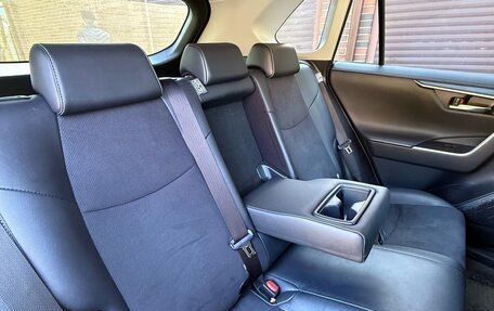 Toyota RAV4, 2021 год, 3 150 000 рублей, 7 фотография