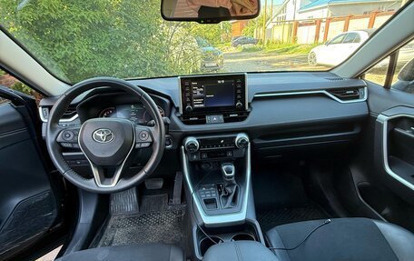 Toyota RAV4, 2021 год, 3 150 000 рублей, 2 фотография