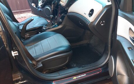 Chevrolet Cruze II, 2011 год, 700 000 рублей, 2 фотография