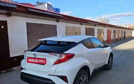 Toyota C-HR I рестайлинг, 2018 год, 1 943 000 рублей, 4 фотография